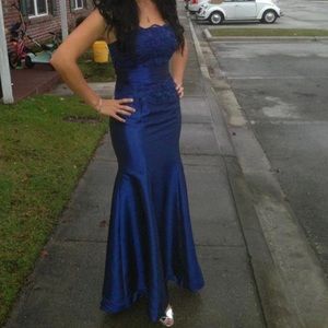 Beautiful dress / black tie/ formal/ birthday ball / prom